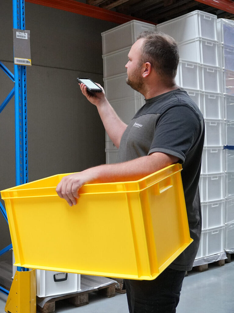 Produkt scannen im Lager Transoplast